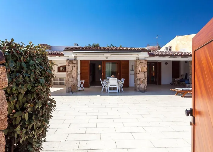 Isabella Villa Porto San Paolo (Sardinia)