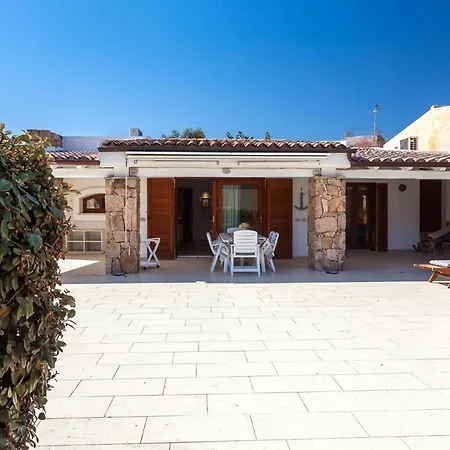 Isabella Villa Porto San Paolo (Sardinia)
