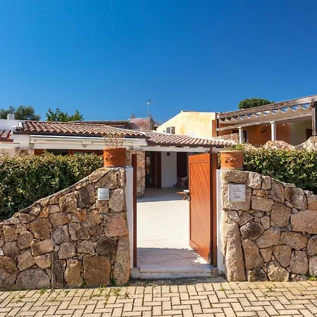 Isabella Villa Porto San Paolo (Sardinia)