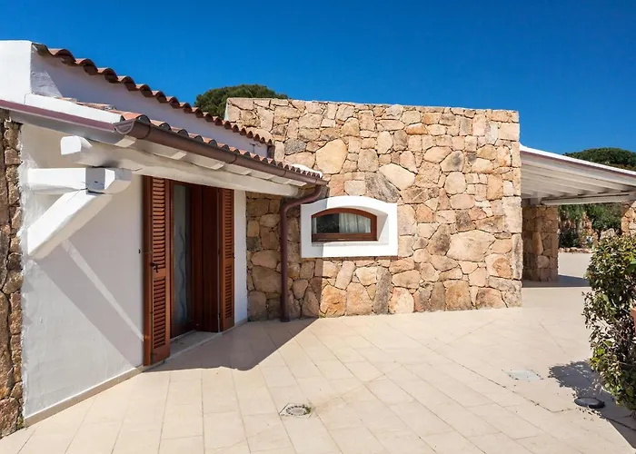 Isabella Villa Porto San Paolo (Sardinia)